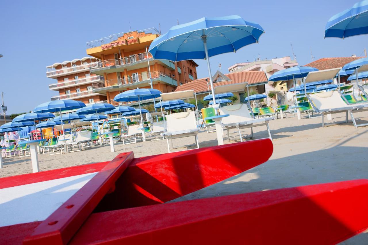Hotel Cola Frontemare Bellaria – Igea Marina Kültér fotó