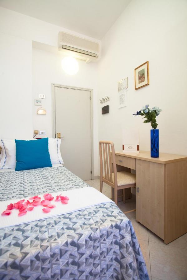 Hotel Cola Frontemare Bellaria – Igea Marina Kültér fotó