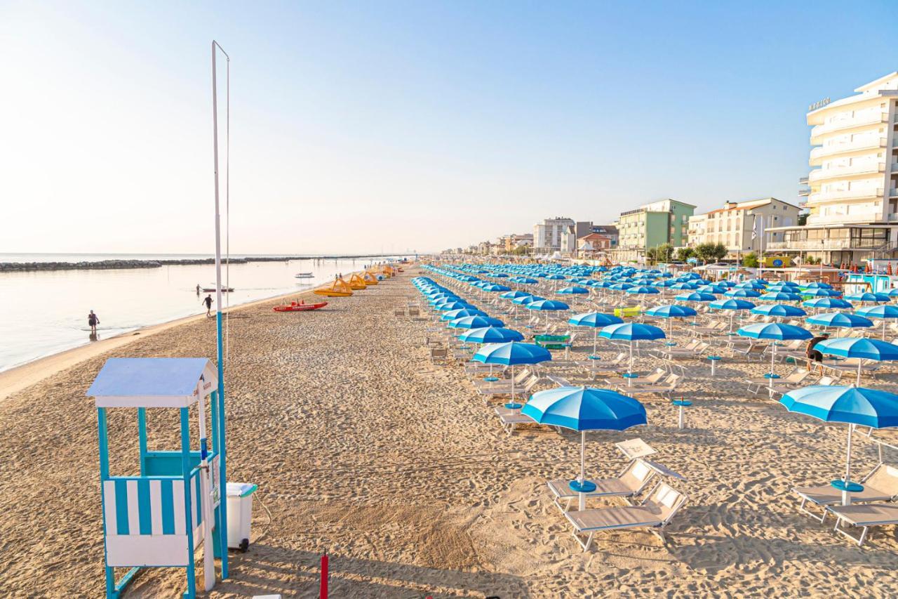 Hotel Cola Frontemare Bellaria – Igea Marina Kültér fotó