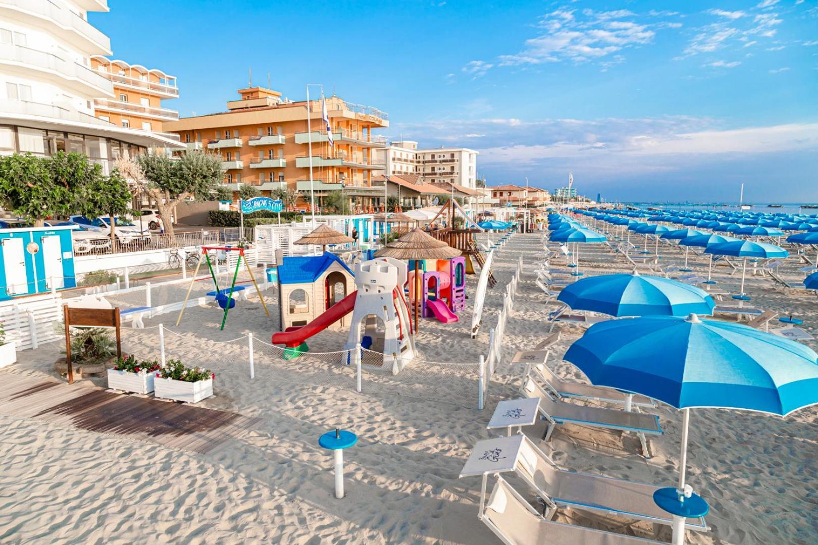 Hotel Cola Frontemare Bellaria – Igea Marina Kültér fotó