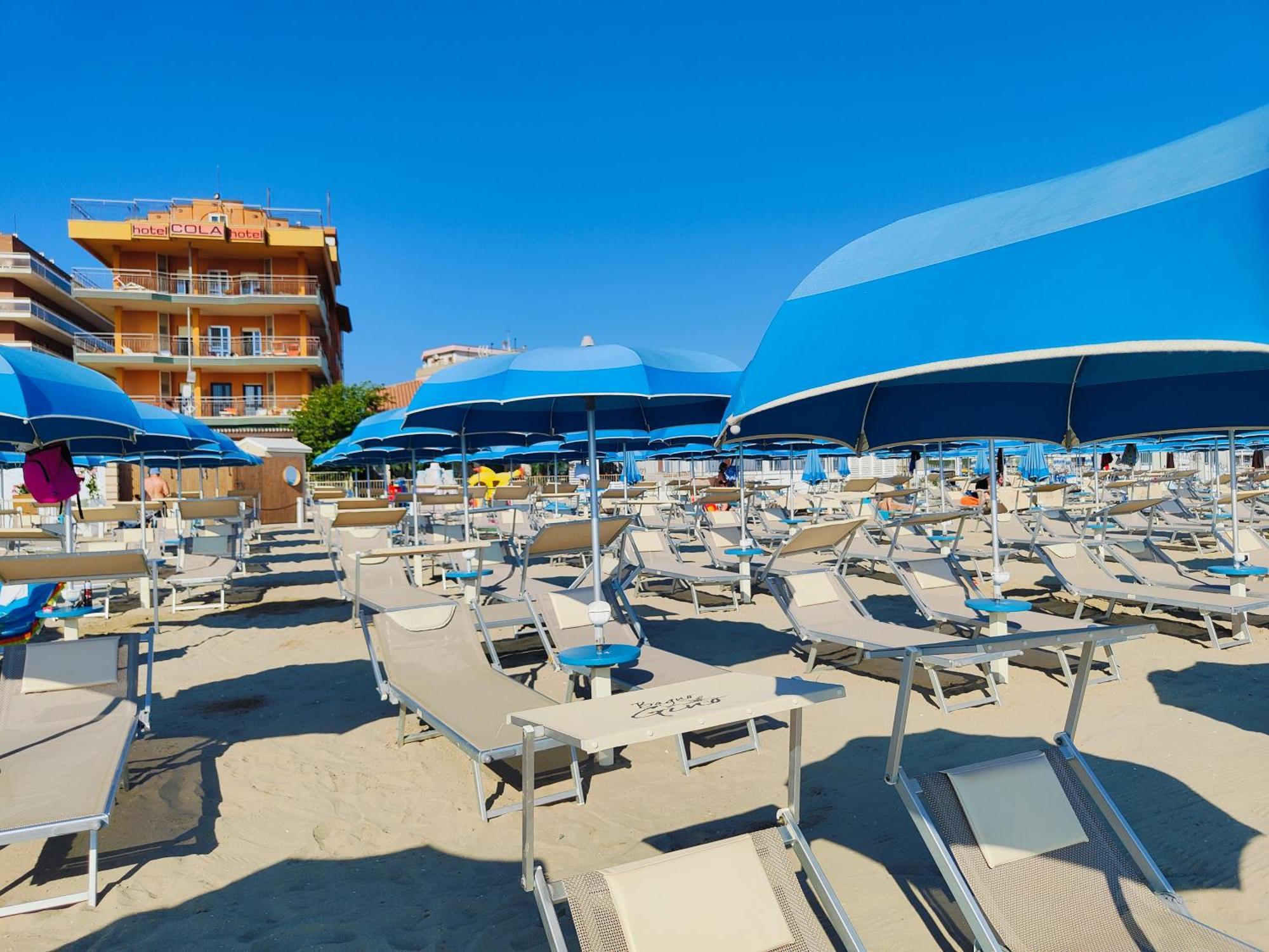 Hotel Cola Frontemare Bellaria – Igea Marina Kültér fotó