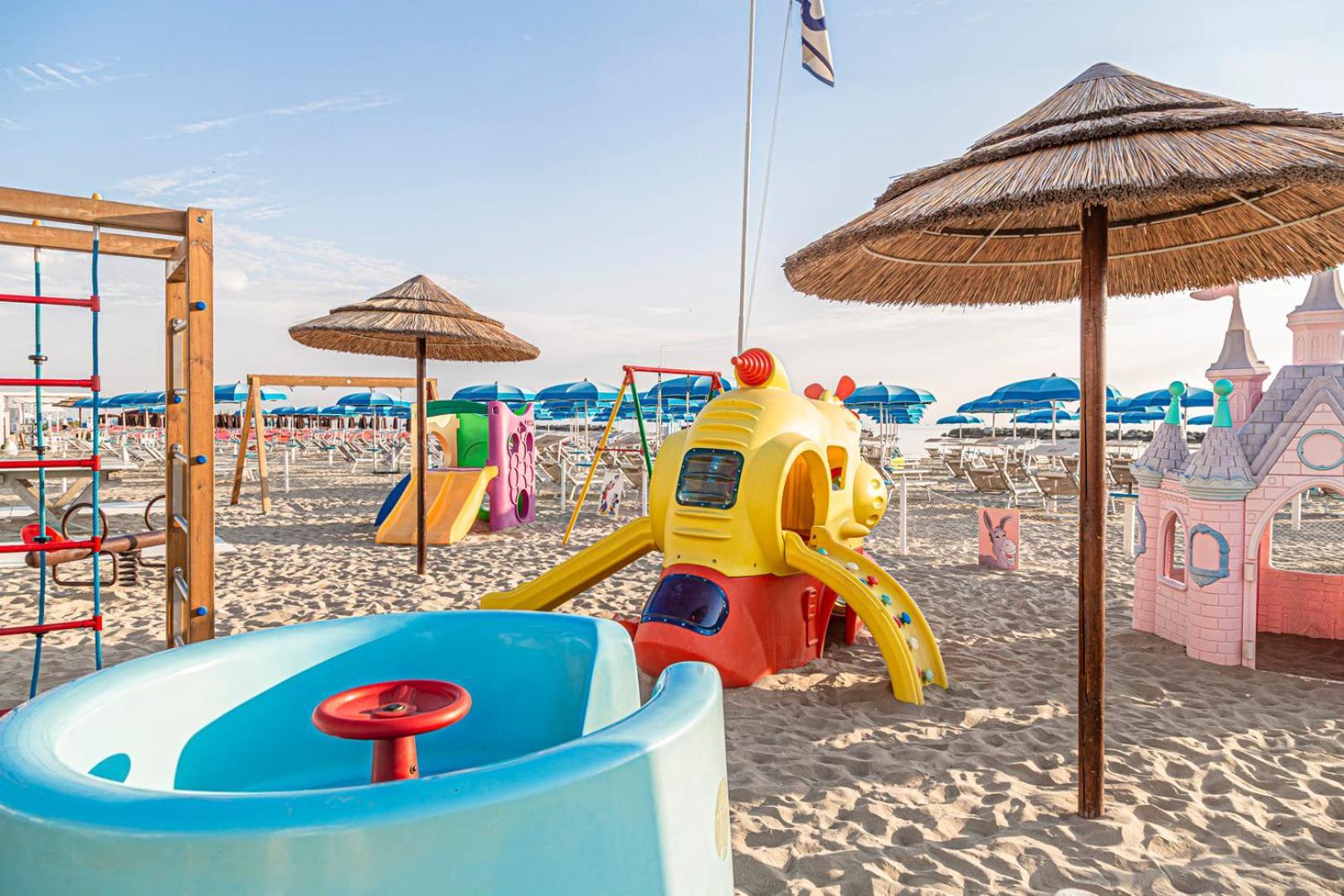 Hotel Cola Frontemare Bellaria – Igea Marina Kültér fotó