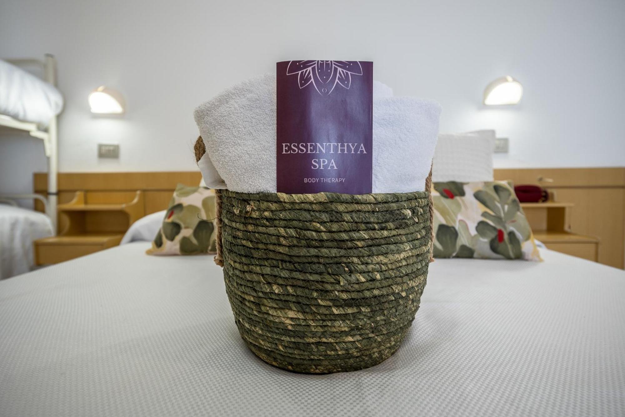 Hotel Cola Frontemare Bellaria – Igea Marina Kültér fotó